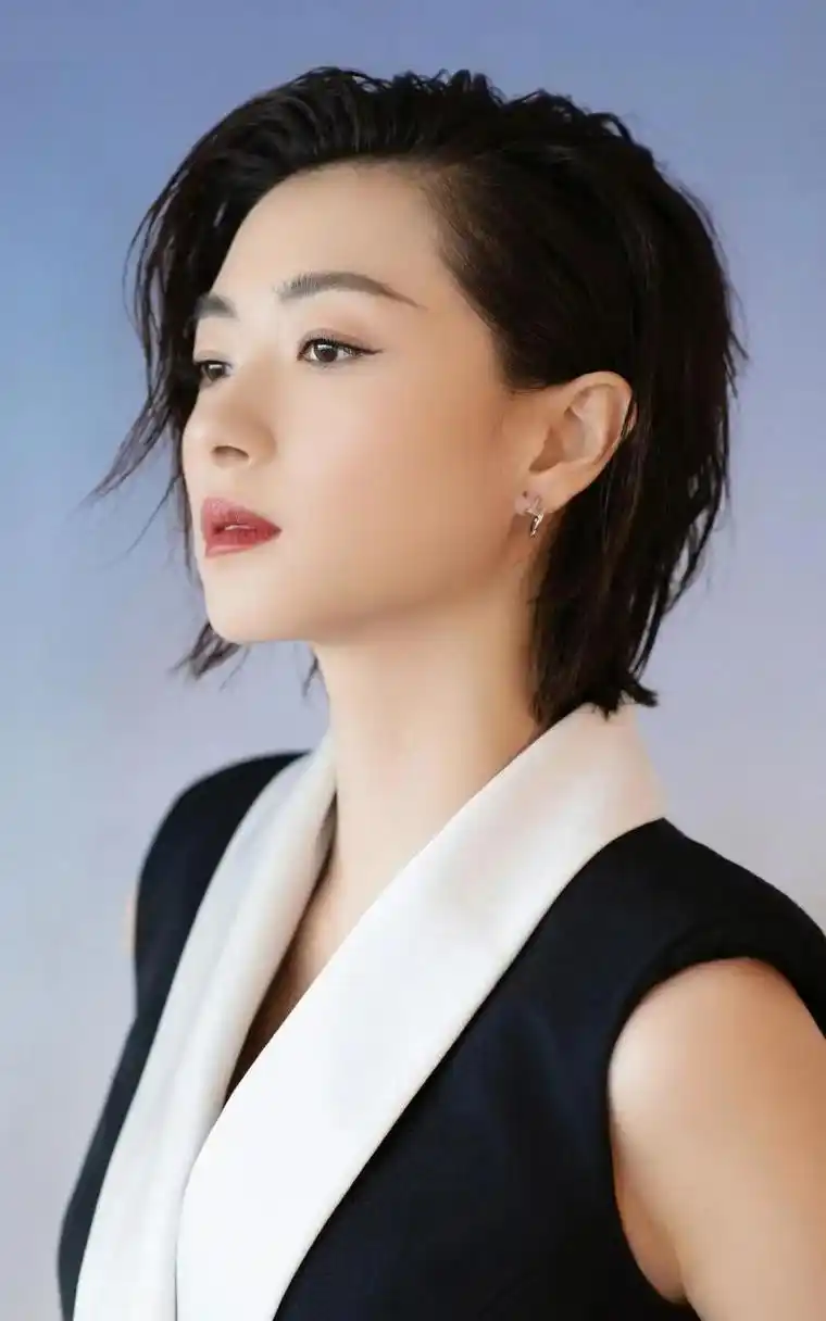 万茜 出生:1982年5月14日,湖南益阳 职业:中国内地演员,歌手 身高:166