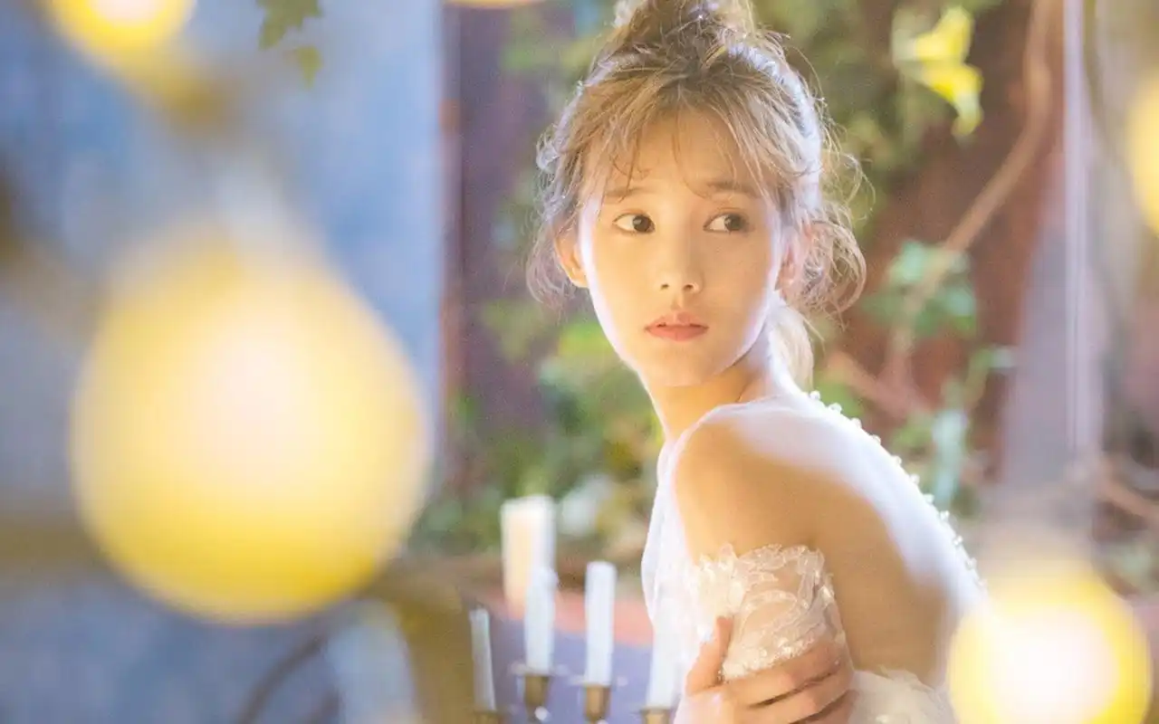 李一桐唯美梦幻婚纱写真图片桌面壁纸