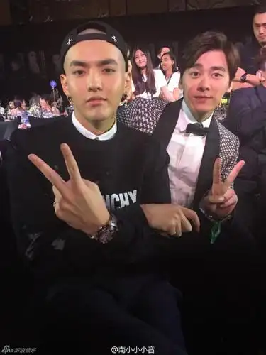 鲜肉大战 李易峰pk吴亦凡