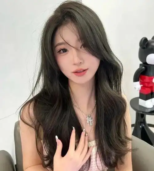 不需要漂,不挑肤色,不挑人群,掉色慢,显白提亮肤色,增叫头发质感