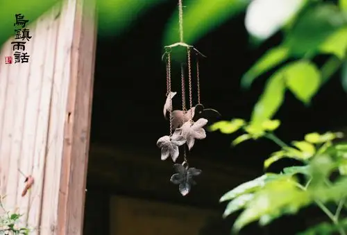 很有特色的风铃,放在这样的环境里相得益彰