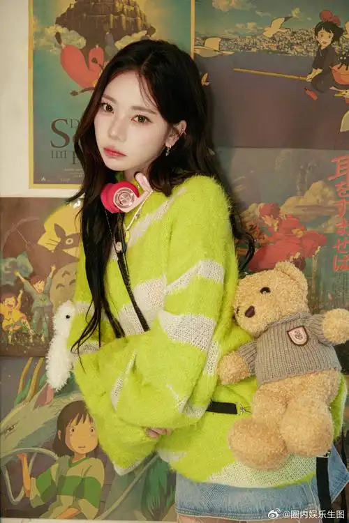 张紫宁 白色网袜造型