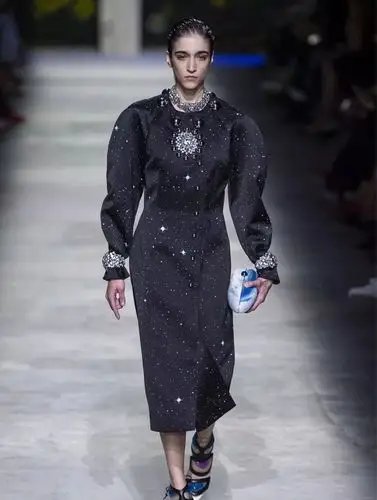 有趣的廓形造型丨2020-2021服装设计流行趋势_处理