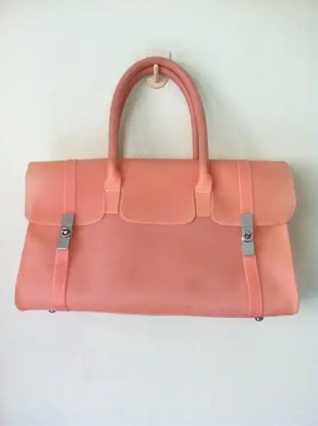 包包闲置,便宜处理,送时尚帽子!_二手闲置物品专区_辣妈帮