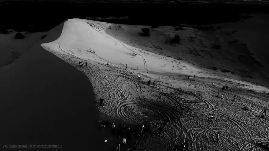 黑白光影2 黑白 自然 户外 无人 远景 黑色背景 黑白图片 一直在路上