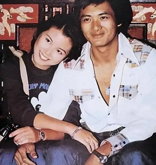 她认为陈玉莲配不上自己的儿子,而且陈玉莲和周润发一样是个演员