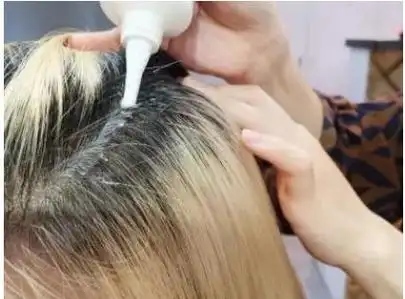 漂发度数是指头发漂白的程度,漂发的意思就是利用漂粉和双氧水将发丝