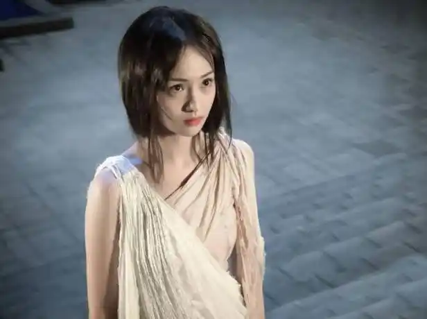 郑爽30岁生日冷清至极,圈内仅一人公开祝福