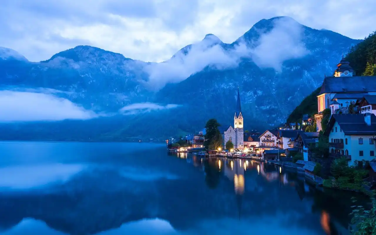 梦幻湖边小镇唯美高清桌面壁纸