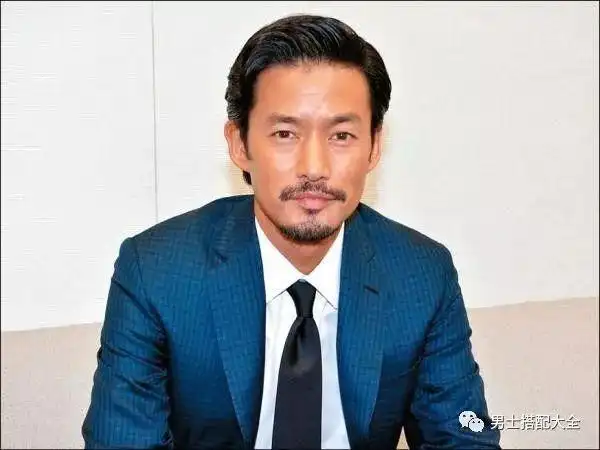 提高颜值的三种胡子留法!