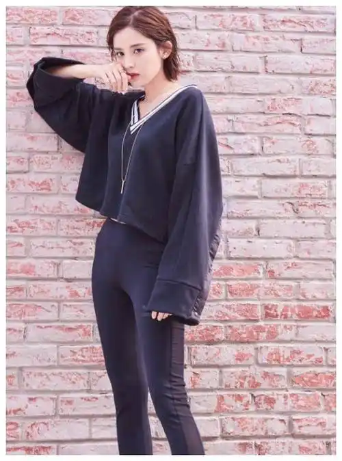 论硬照古力娜扎真没怕过谁大地眼影配裸色唇彩一耳五钳太疯狂