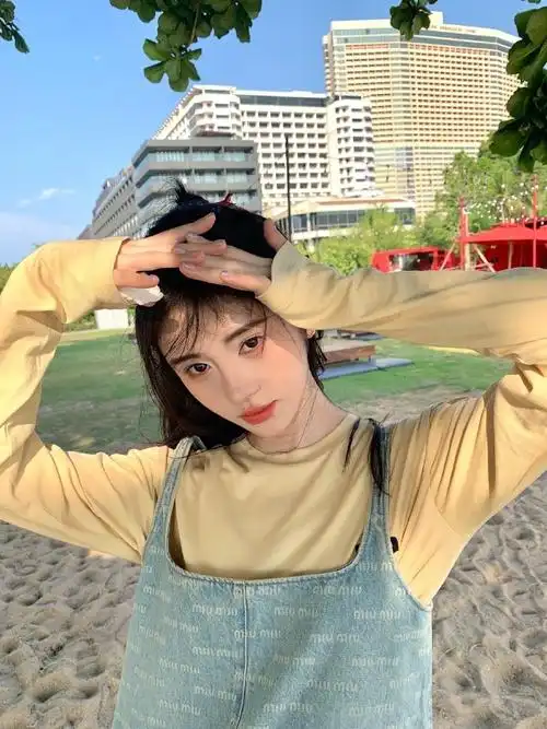 鞠婧祎海滩大作战