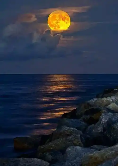 中秋将至,十五的月亮十五圆!(附最美中秋月圆照)_汤儒峰_农历_月球