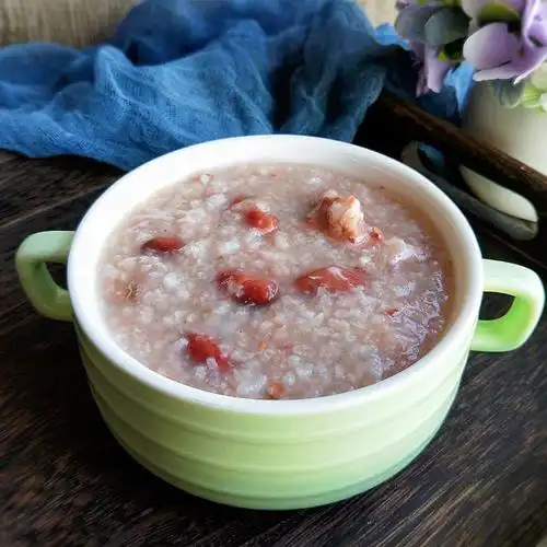 芸豆猪骨粥,香喷喷的营养米粥,早晨喝最暖胃