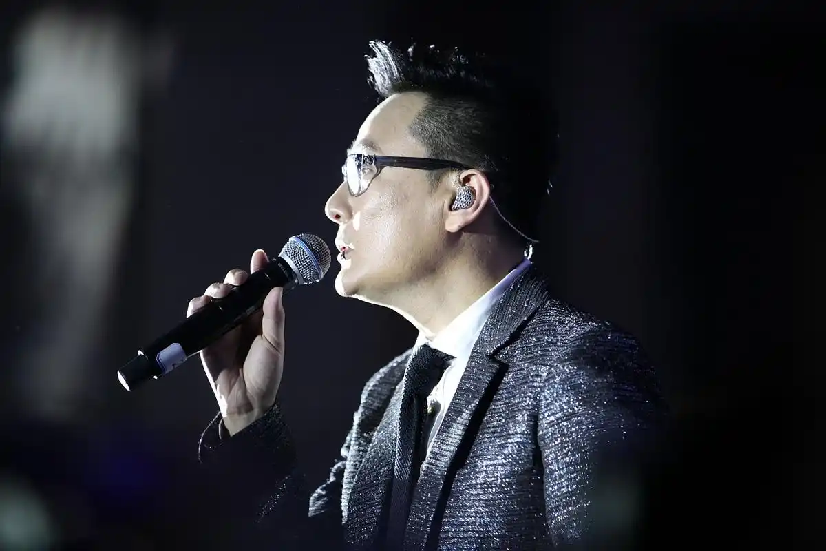 以"爱"开头的歌曲名有哪些?