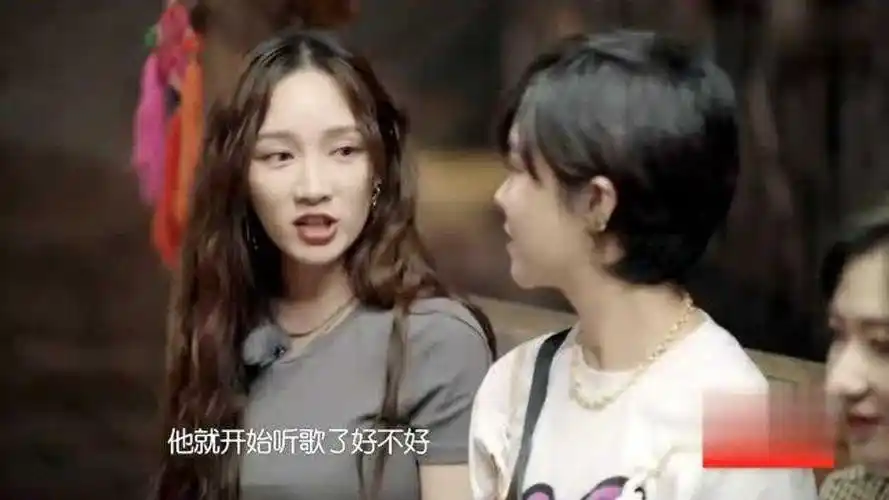 李斯丹妮被孟佳怼到无话可说跟7岁小朋友有代沟