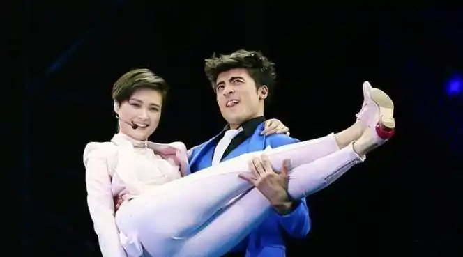 李宇春恨不得删的旧照,只怪当时太年轻,网友:笑到岔气!