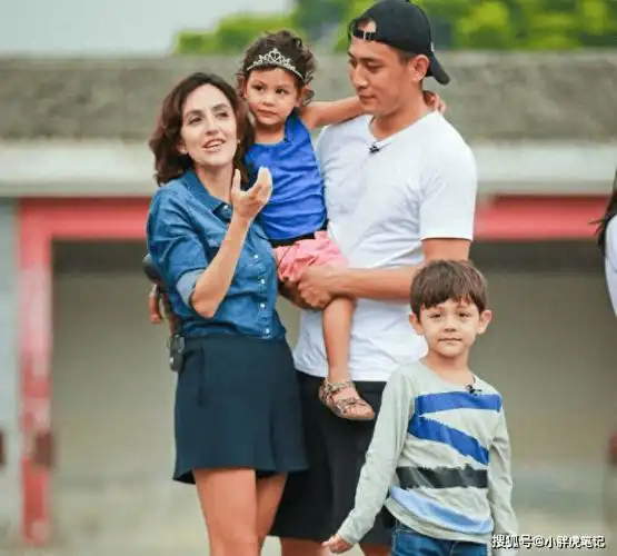 14位男星前任与现任对比,"刘能"两任差距大,郑伊健审美从未变_靳东