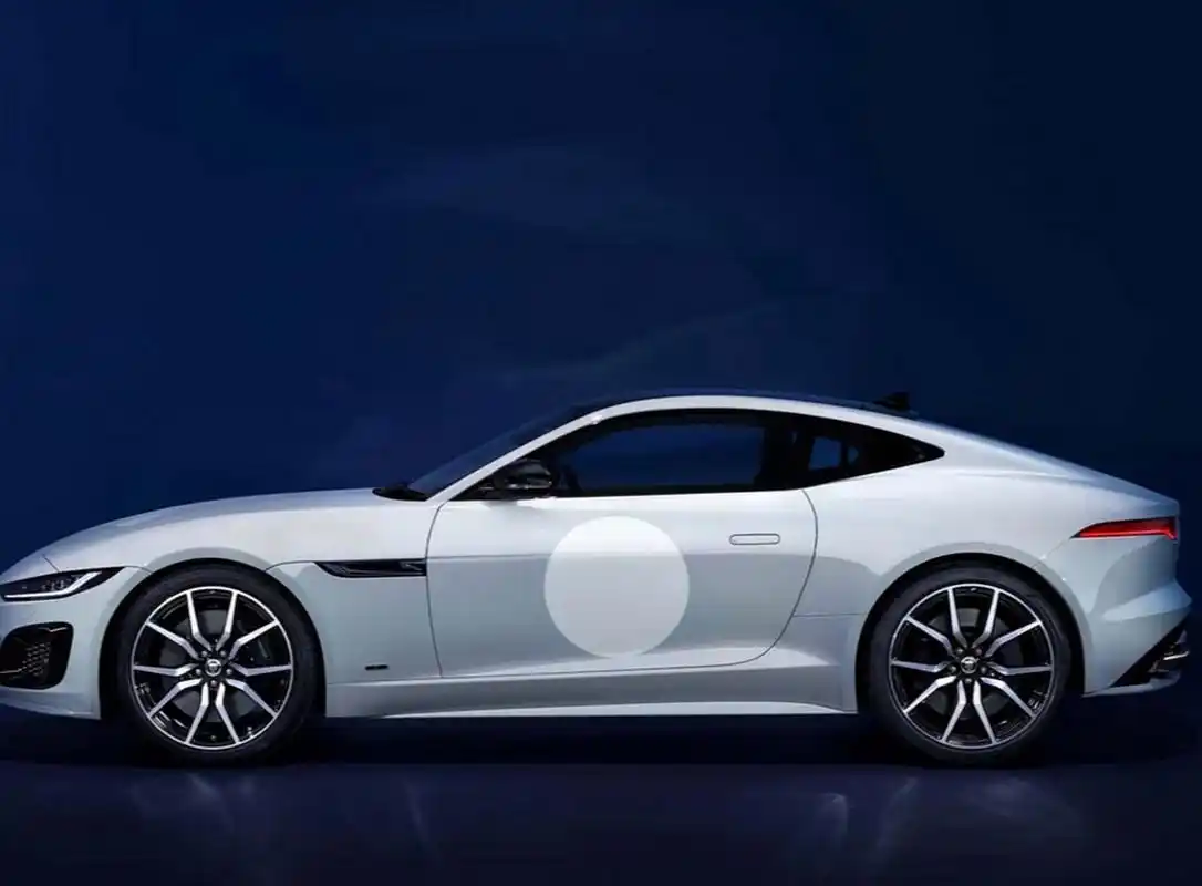 捷豹f-type是一款豪华跑车,外形设计简洁,线条流畅,展现了豪华与运动