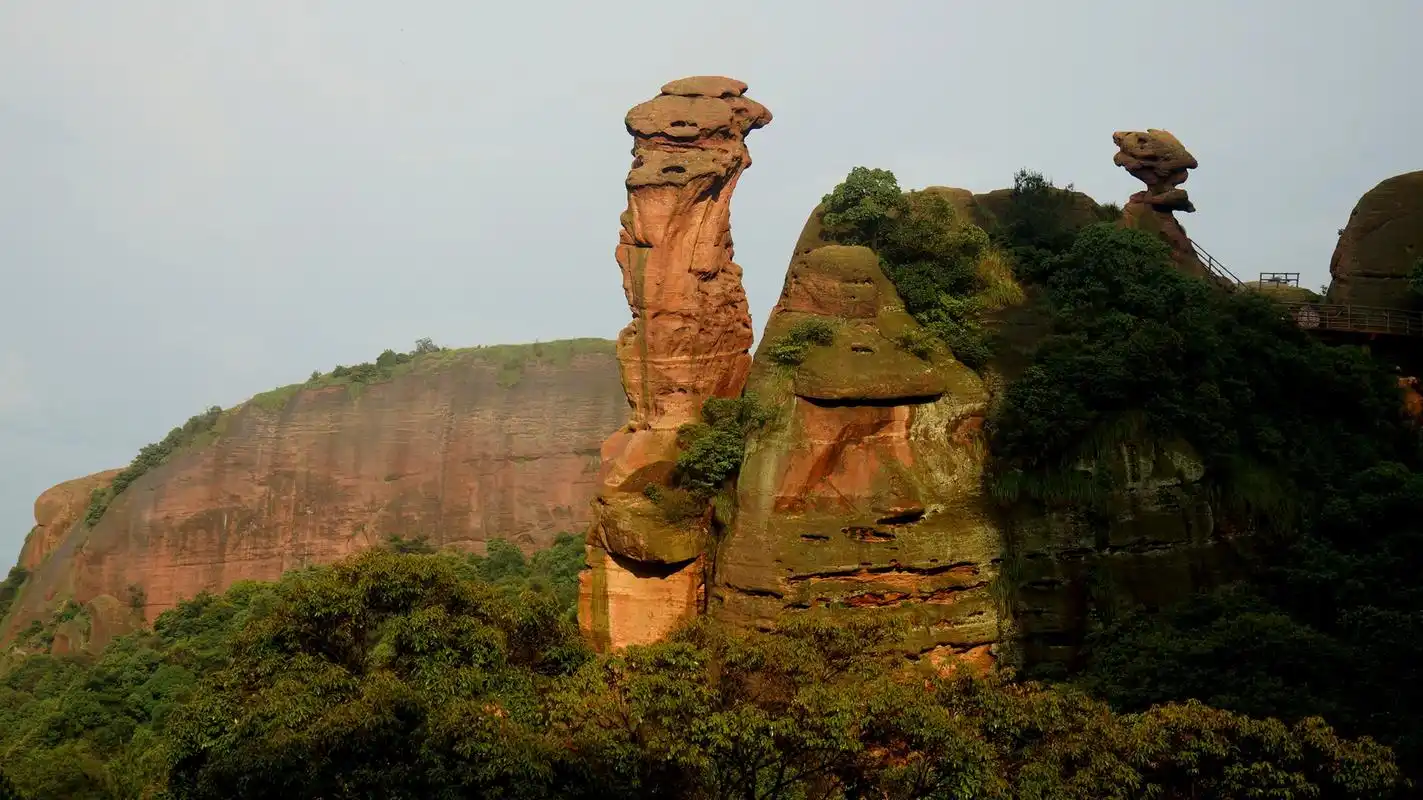 红层景观之龟峰