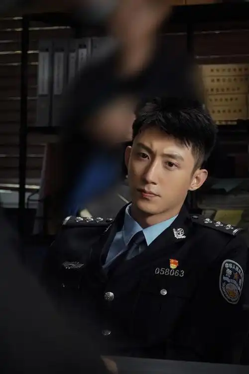 提到娱乐圈服兵役第一人,应该第一个想到的都是黄景瑜吧!