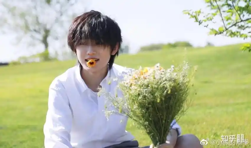 有哪些时代少年团宋亚轩的壁纸或头像吗? - 知乎