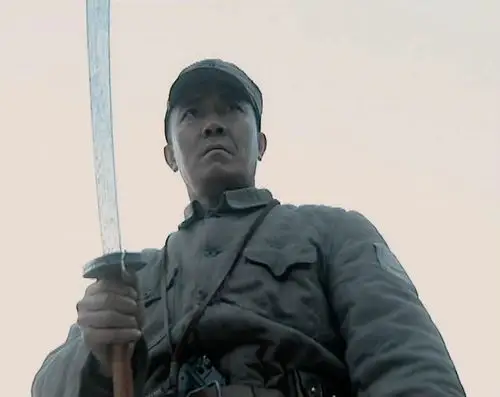 李云龙含怒挥刀令人热泪盈眶:这一刀斩出了兄弟情袍泽谊!