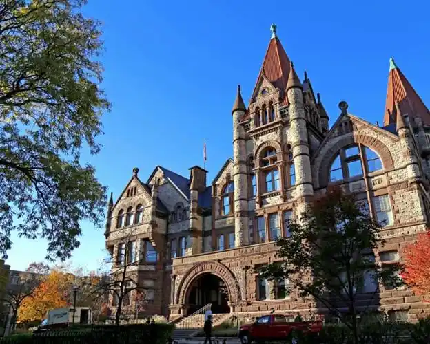 多伦多大学主校区8个风格迥异的college到底怎么选看这一篇就够了