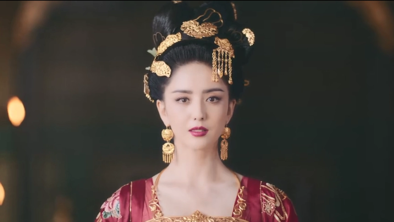 原创佟丽娅盛唐妆容大片来袭,红衣飘飘眼神犀利,舞姿曼妙婀娜霸气侧露