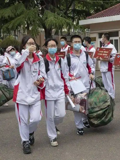 你最pick哪所高中校服呢?_经典_中国_袖口