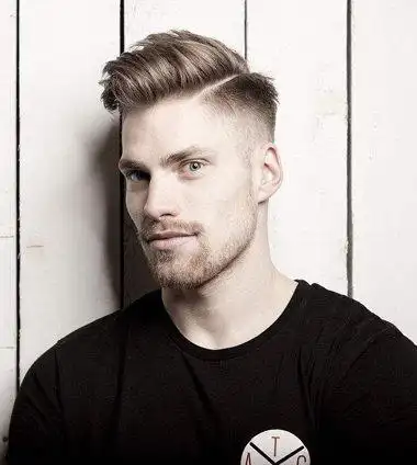 男士如何梳背头男生圆脸适合大背头吗2