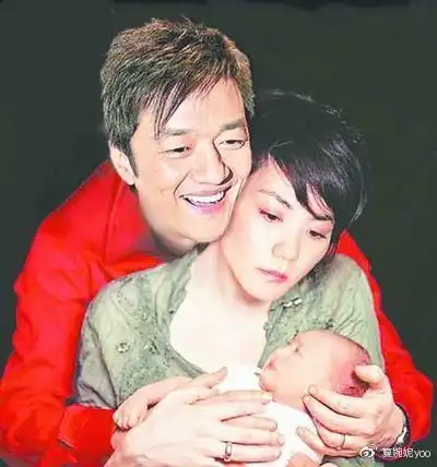 王菲与三任老公的合照几个细节聪明人一看就知天后更爱谁