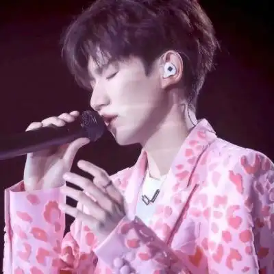 林哲:王源 你笑起来的样子真好看_男生头像_我要个性网