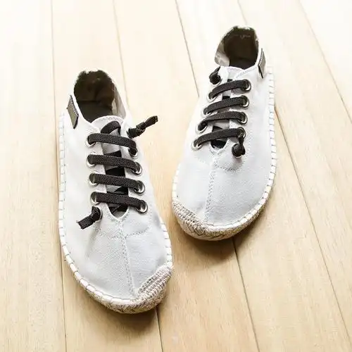 女人都穿过这样的一双鞋,它的名字叫做青春