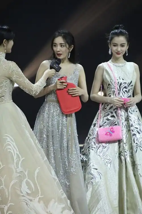 四杨双丽领衔开年名场面杨颖杨幂辣妈齐聚杨紫成赢家