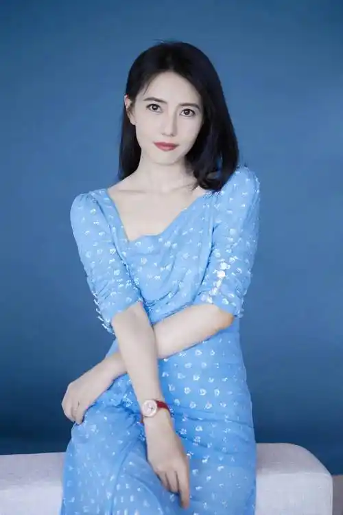 中国内地影视女演员高圆圆经纪公司_爱情_电影节_都市