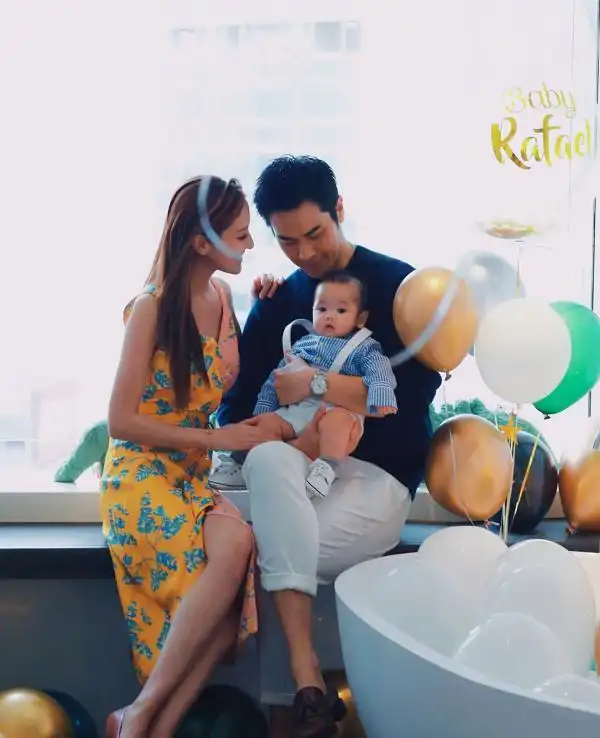 刘诗诗儿子正面照公开大耳朵头发浓密