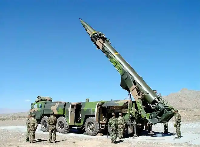 中国囤了多少武器?装备储量世界第二,百万解放军绝对够用!