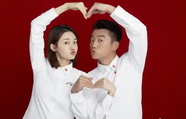 苗苗七夕表白郑恺,飞吻秀出新花样,最甜夫妻,实至名归!