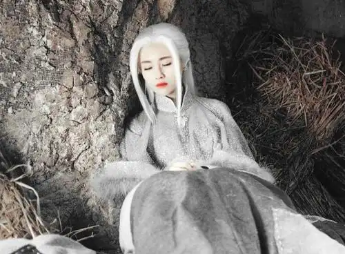 几位古装白发女神,你被谁惊艳到了?最后一位绝美!