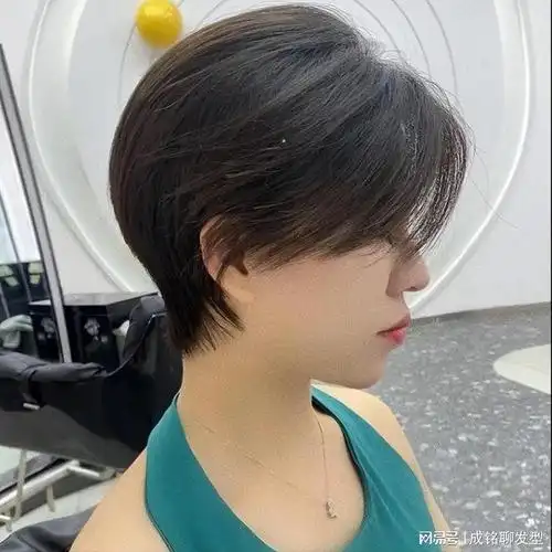 40-50岁轻熟女必备,洋气发型大揭秘!|卷发|减龄|脸型|微卷_网易订阅