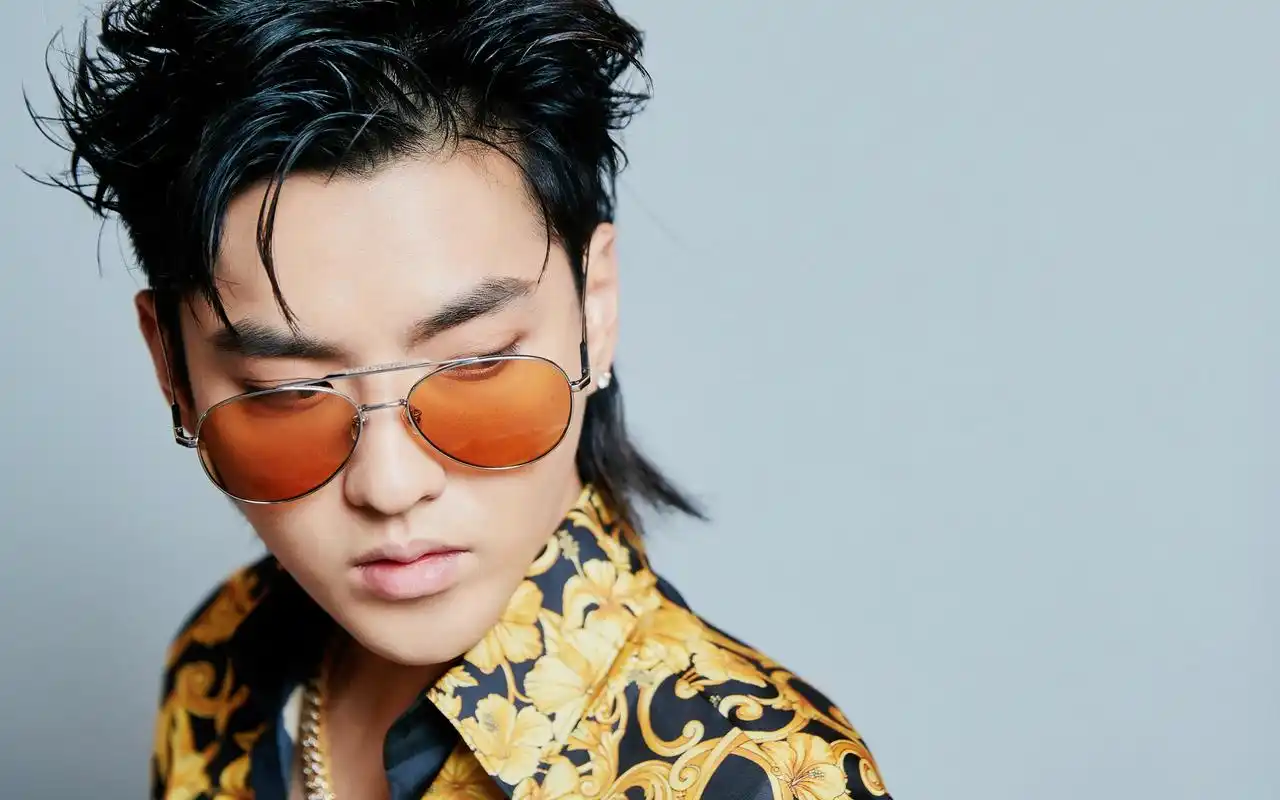 吴亦凡俊朗气质帅气图片桌面壁纸