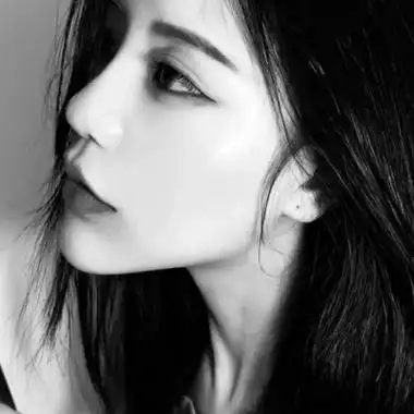 成熟黑白头像女高冷 高清好看的高冷成熟御姐黑白头像图片_女生头像