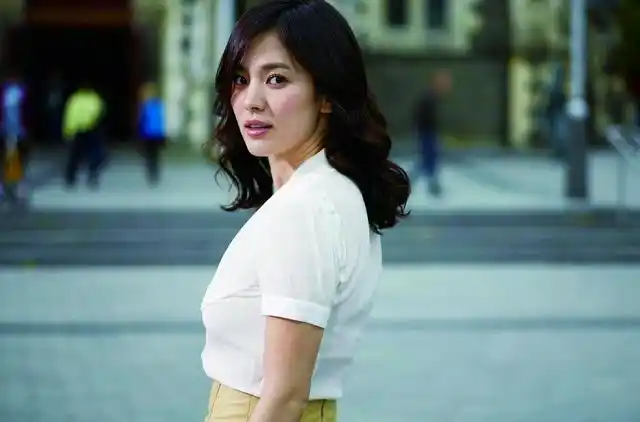 8,《蓝色生死恋》主演现况,宋慧乔离婚,元斌做奶爸,韩彩英超幸福