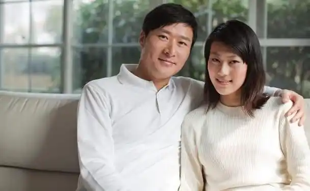 丈夫提aa制,下班见妻子吃虾母亲啃馒头火冒三丈,妻子:她没交钱|张亮