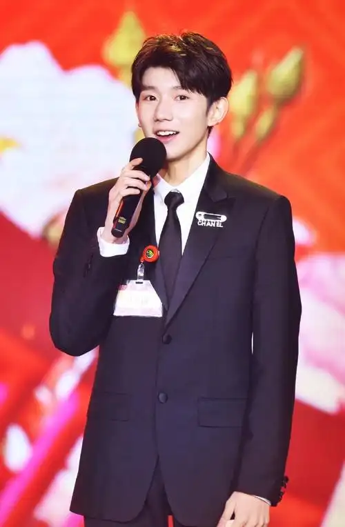 突然想起了百花迎春那个超级有礼貌小朋友@tfboys-王源流星也为你落