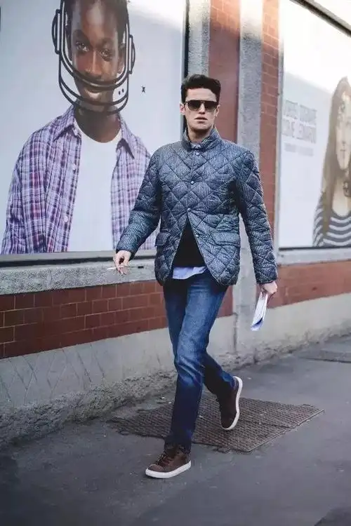 男士牛仔裤搭配什么样的上衣男士牛仔裤潮流穿搭高品质