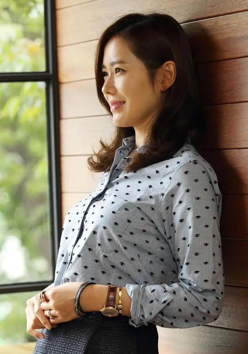 韩国最美女星之一#乐享周末分享吧# 孙艺珍,凭借着出色的演技和美丽的