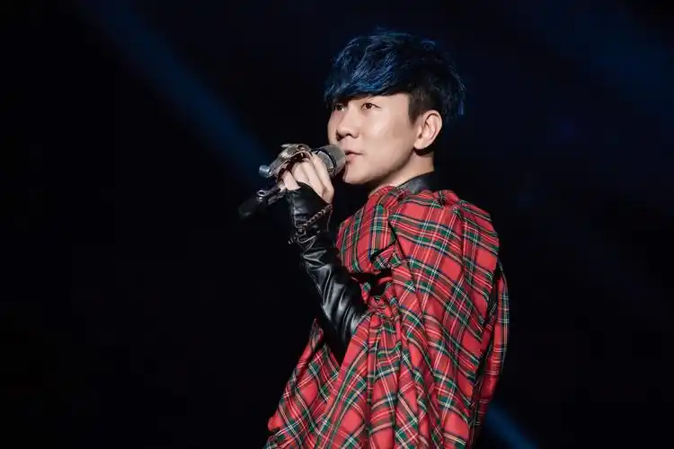 十五年来首度无锡开唱jj林俊杰现场大秀无锡话