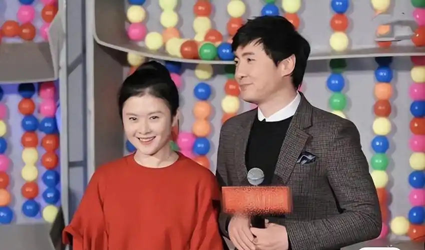 2015年,沈腾凭借电影《夏洛特烦恼》一鸣惊人,确立了喜剧天王的地位.